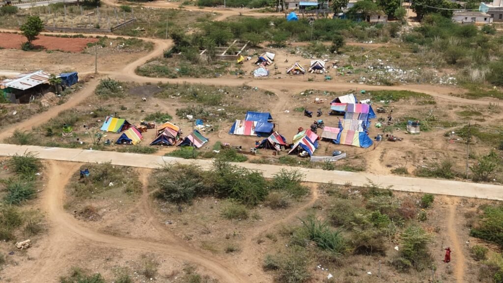 వేంపల్లి మండలంలోని పలు ప్రాంతాల్లో డ్రోన్ బీట్ నిర్వహించిన పోలీసులు