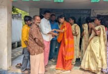 పారిశుధ్య కార్మికులే అసలైన సమాజ సేవకులు