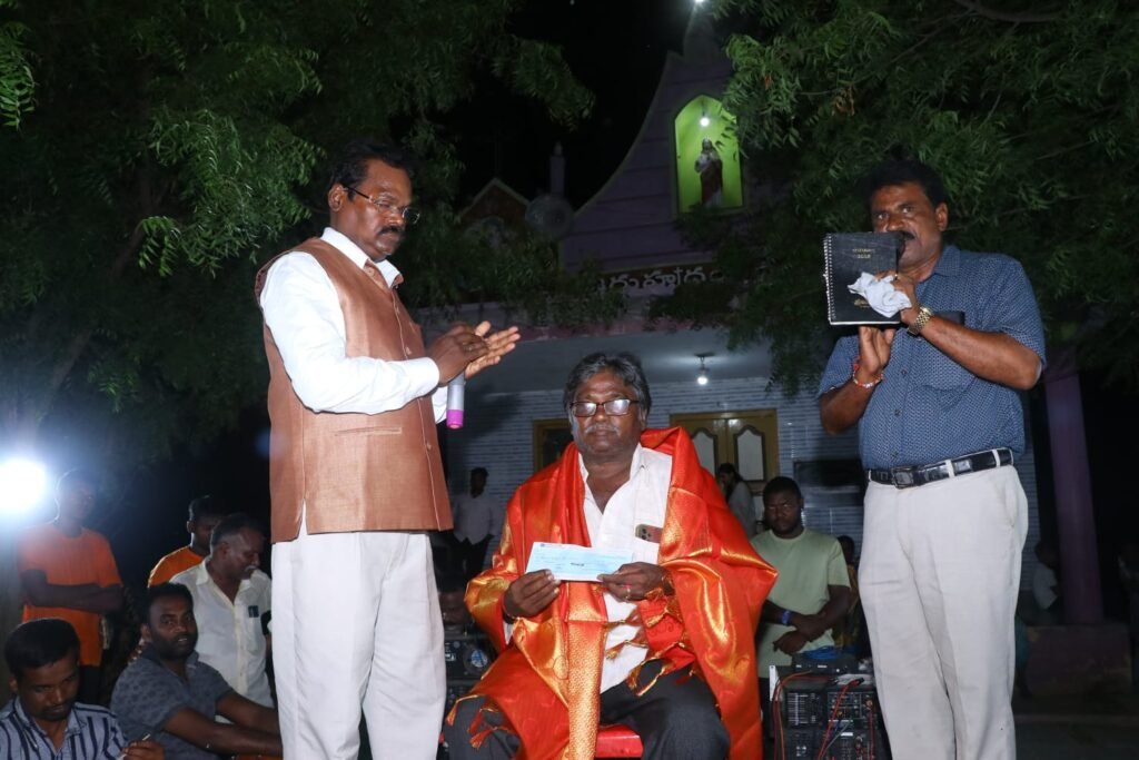 జానపద చెక్క భజన కళాకారులను  ప్రోత్సహించడమే  లలిత కళాభిరా పించం  లక్ష్యం